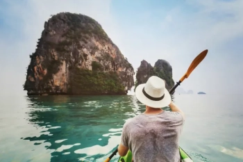 Ben artık kimsenin yolunu beklemiyorum...